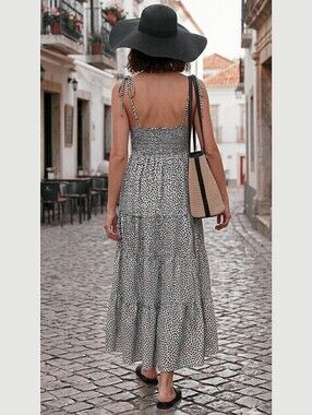 Abercrombie & Fitch Black/White Spotted Chiffon Pleated Maxi Dress